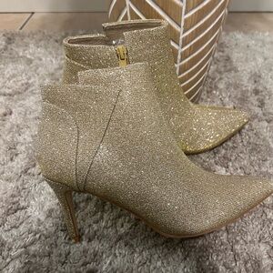 Elegant Gold Glitter Ankle Boots